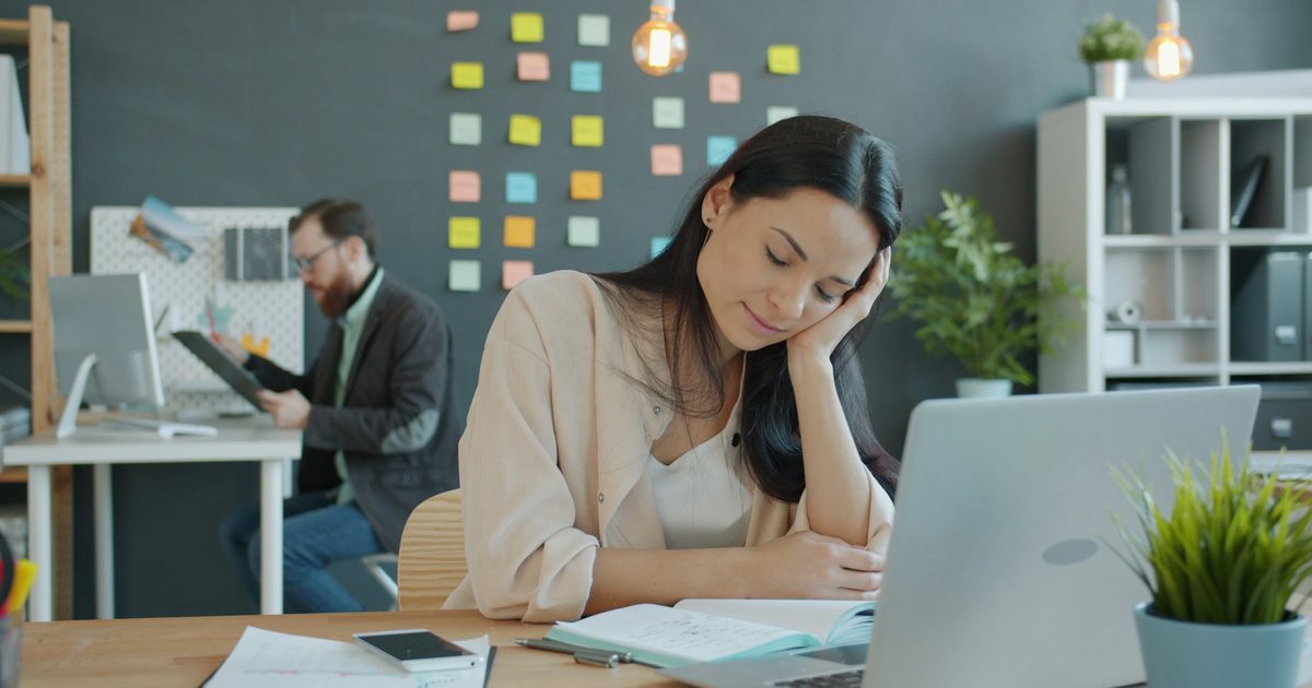 Correos, facturas y presupuestos me comen la tarde: qué se puede automatizar