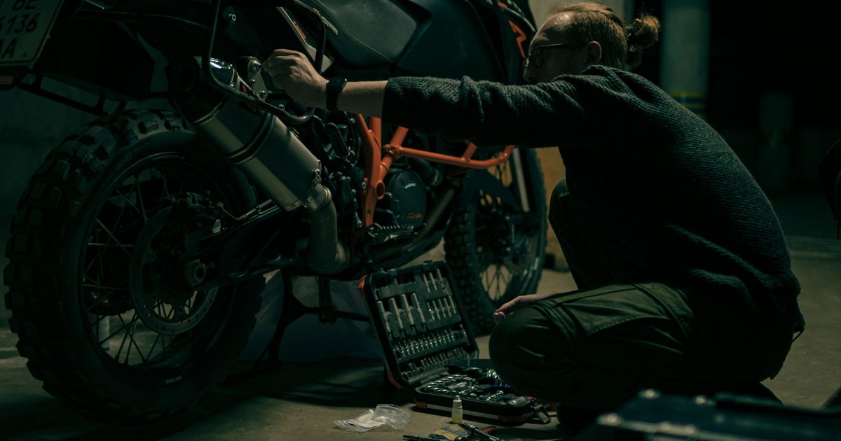 Despiezar una moto o un coche y subir cada pieza a la tienda me lleva días: cómo hacerlo con fotos e IA